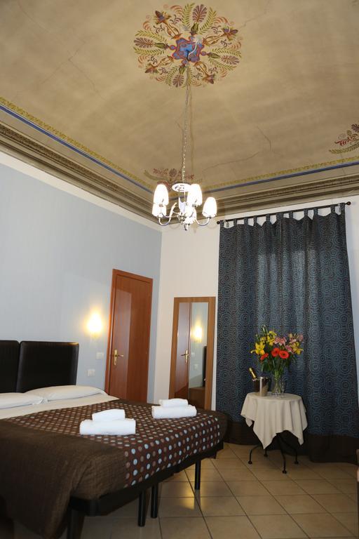 Adelaide House Hotel Флоренция Екстериор снимка