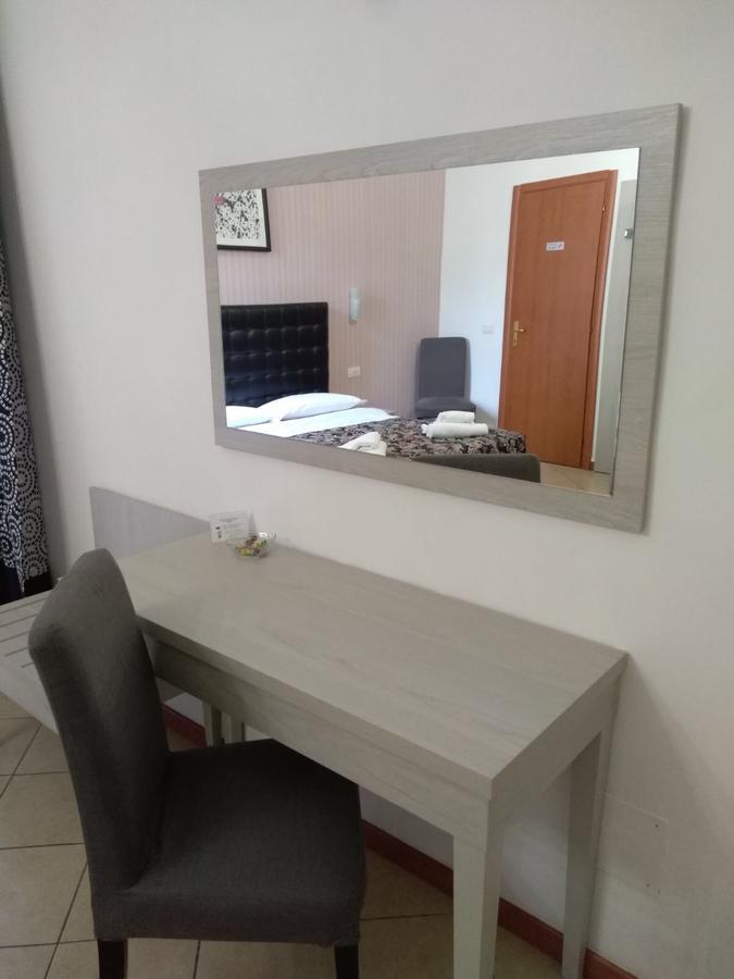 Adelaide House Hotel Флоренция Екстериор снимка