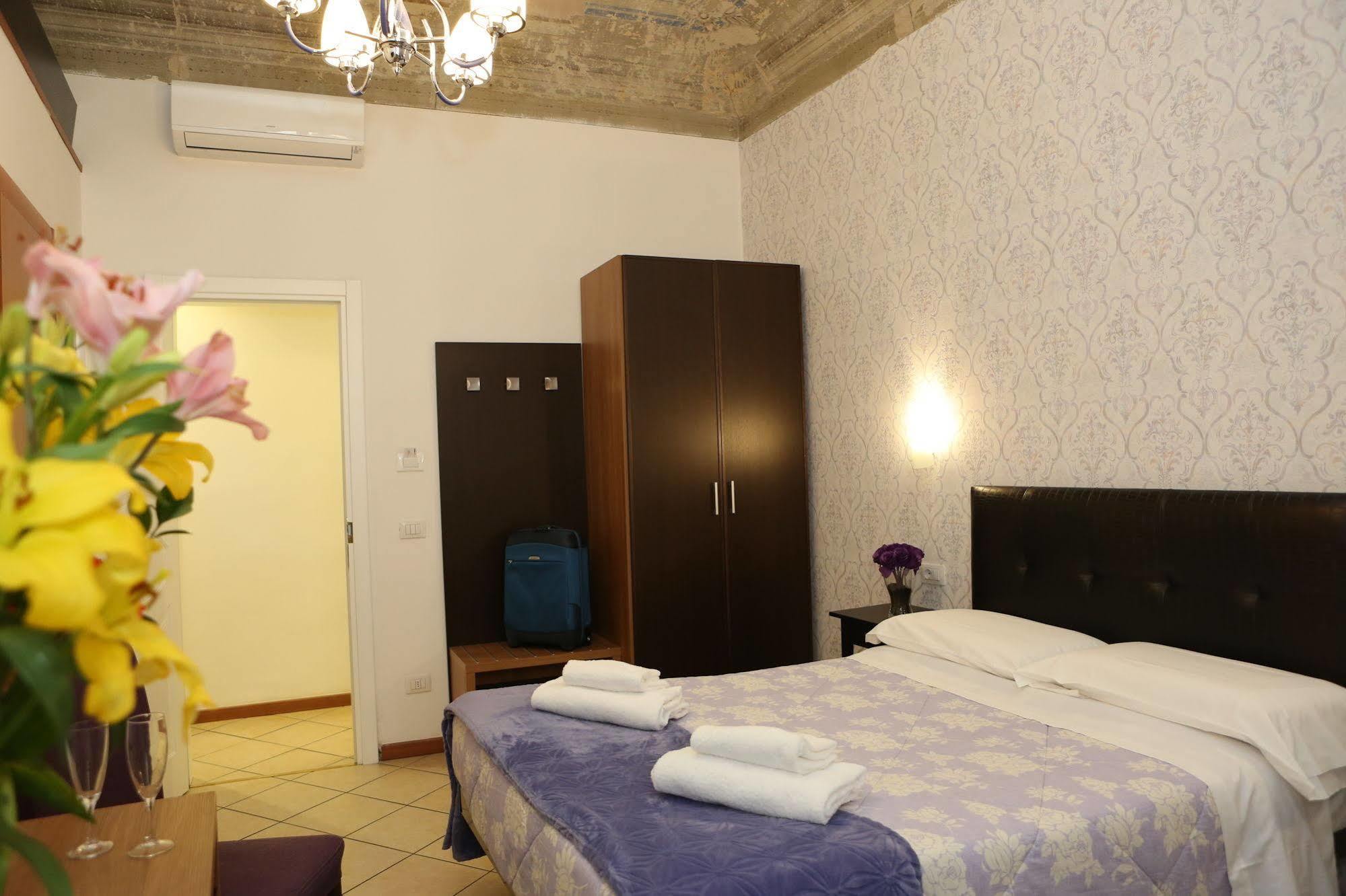 Adelaide House Hotel Флоренция Екстериор снимка