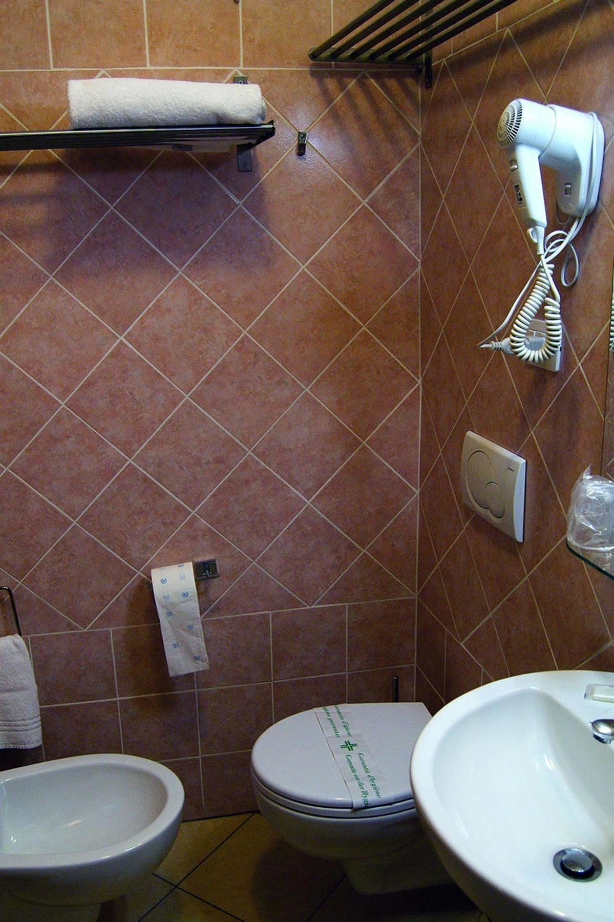 Adelaide House Hotel Флоренция Екстериор снимка