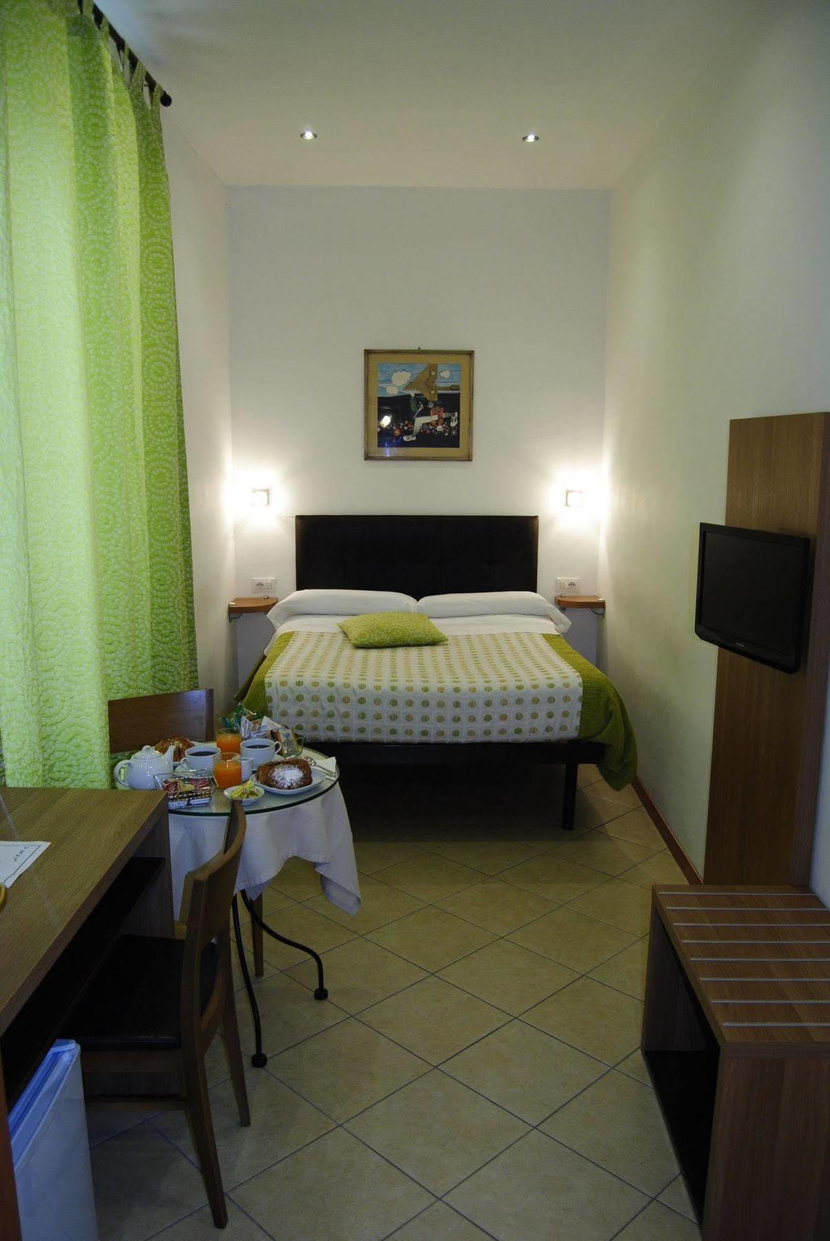 Adelaide House Hotel Флоренция Екстериор снимка