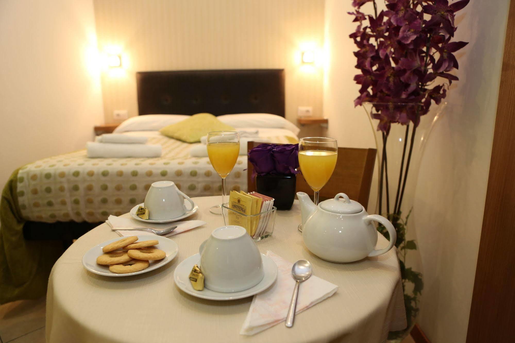 Adelaide House Hotel Флоренция Екстериор снимка
