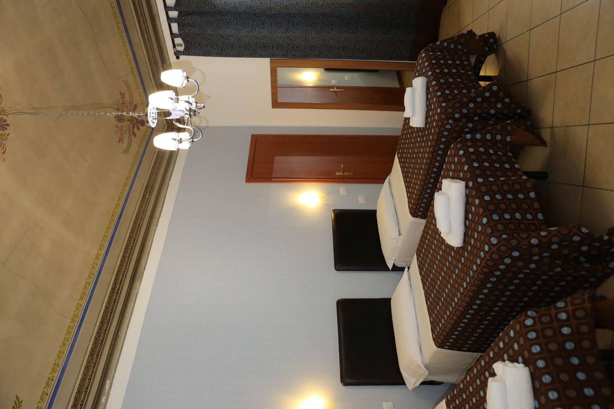 Adelaide House Hotel Флоренция Екстериор снимка