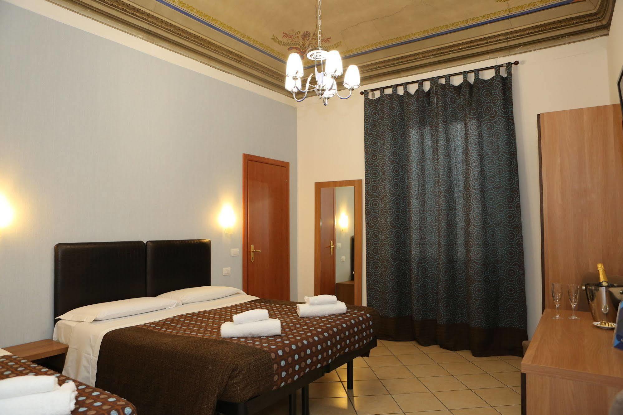Adelaide House Hotel Флоренция Екстериор снимка
