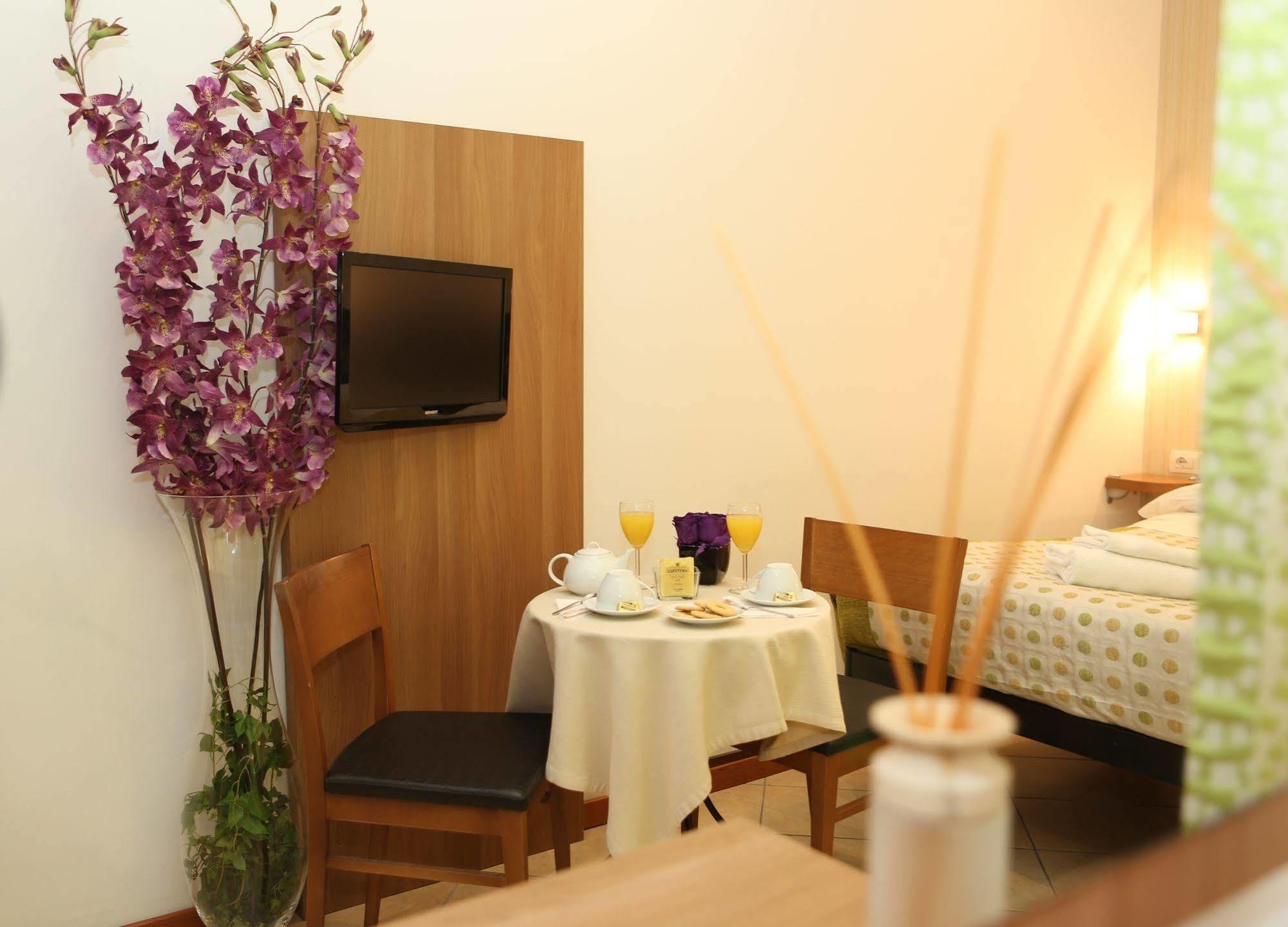 Adelaide House Hotel Флоренция Екстериор снимка